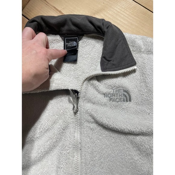 The North Face Women's Osito Zip up fleece jacket. White. XS - Picture 2 of 5
